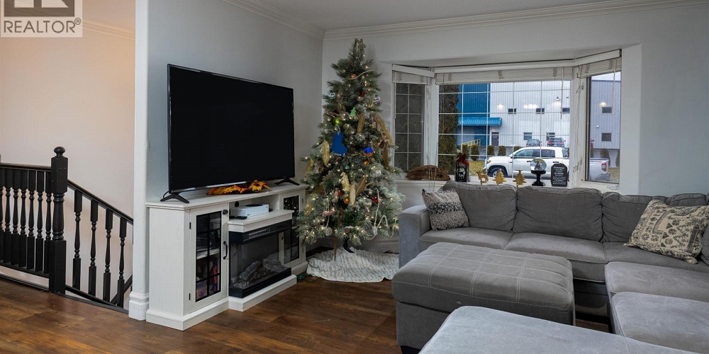 4813 POHLE AVENUE Terrace Photo 3 4813 POHLE AVENUE Terrace Photo 3